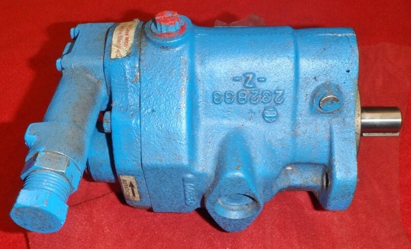 Eaton PVQ13-A2R Hydraulic Pump - Image 2