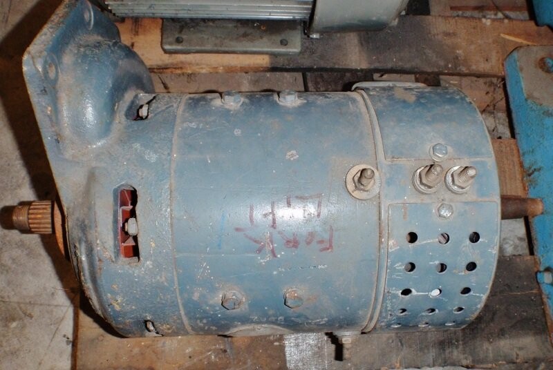 Eaton 7219720-01 Type 95B Drive Motor - Image 2