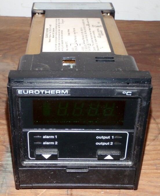 Eurotherm 810/R2/00/J/0-100.0C/120V/S/FSH1/FSL2// Temperature Controller