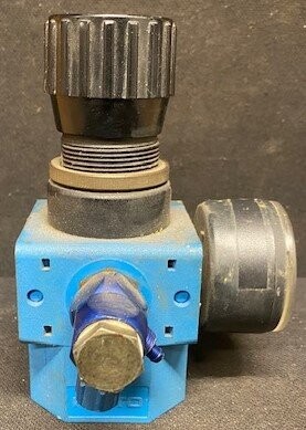 Festo LR-1/4-S-B Pneumatic Regulator Valve - Image 3