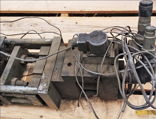 Battenfeld Fischer 2V085HD 2x85mm PE Blow Mold Head - Image 3