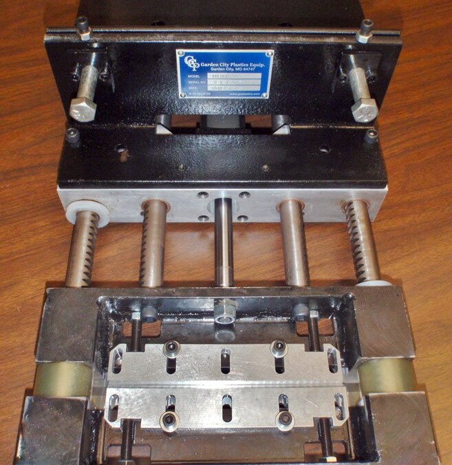 Garden City Plastics Equipment 111 Pre-Pinch Knife