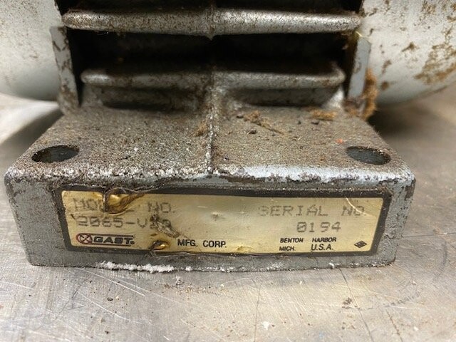 Gast 2065-V2A Rotary Valve Vacuum Pump - Image 4