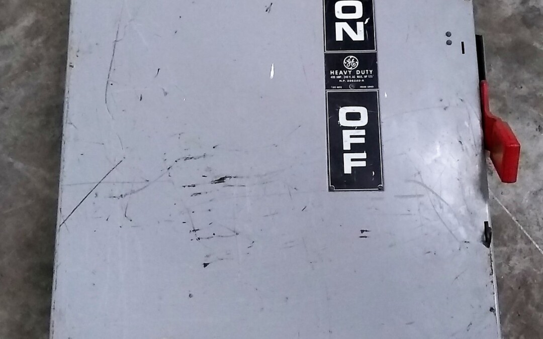 GE 7 Enclosed Safety Switch