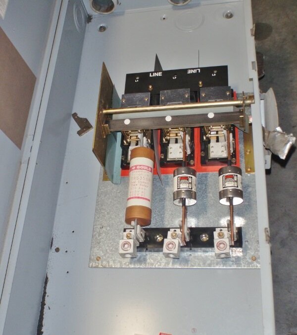 GE TH3365R Heavy Duty Safety Switch - Image 3