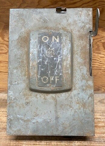 GE TGN3322 Model 2 Enclosed Safety Switch