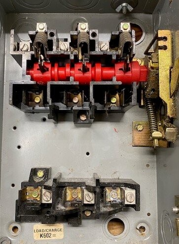 GE TH3361 Heavy Duty Enclosed Fusible Safety Switch - Image 4