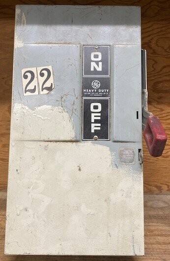 GE TH4323 Model 4 Enclosed Fusible Safety Switch