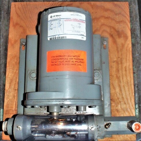 GE V-5 Simplex Treatment Pump