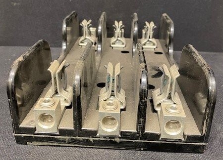 Gould-Shawmut 61038R Fuse Block - Image 3