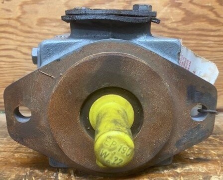 Hagglund Denison T6C 025-2R00-B1 Hydraulic Vane Pump - Image 4