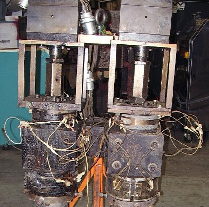 Hartig Unknown Model 2x12 Blow Mold Machine Head