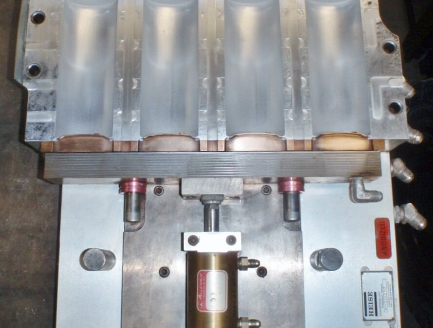 Heise Unknown Model 15 Oz Cylindrical Bottles - Image 2