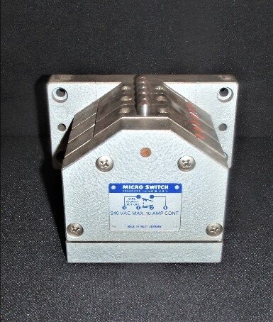 Honeywell 502Z06-1 Micro Switch - Image 2