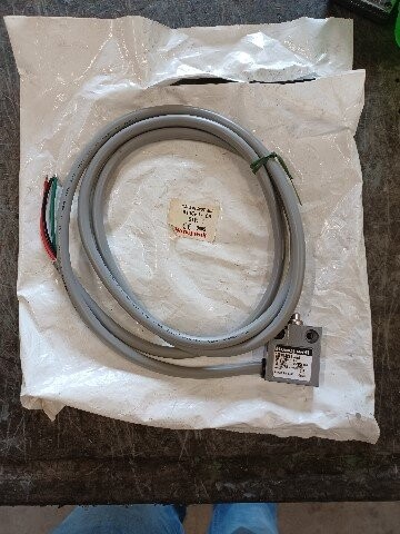 Honeywell 914CE1-6A Snap Action Limit Switch