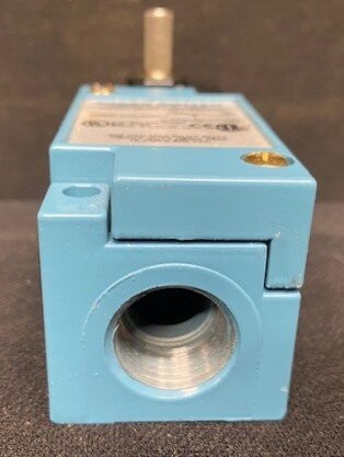 Honeywell LSA1A Micro Switch Limit Switch - Image 2