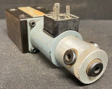 Husky DBE E30 CS1 AX7F0B/A Hydraulic Valve