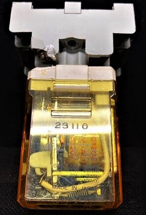 IDEC RR2P-U AC120V Relay - Image 4