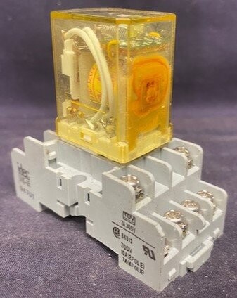 IDEC RY4S-UL V120AC Relay