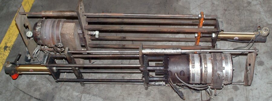 Rocheleau Unknown Model Single Blow Mold Machine Head