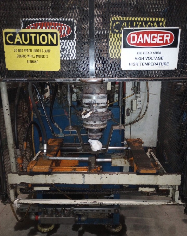 Improved Reciprocating Single Head Blow Molding Machine - Image 2