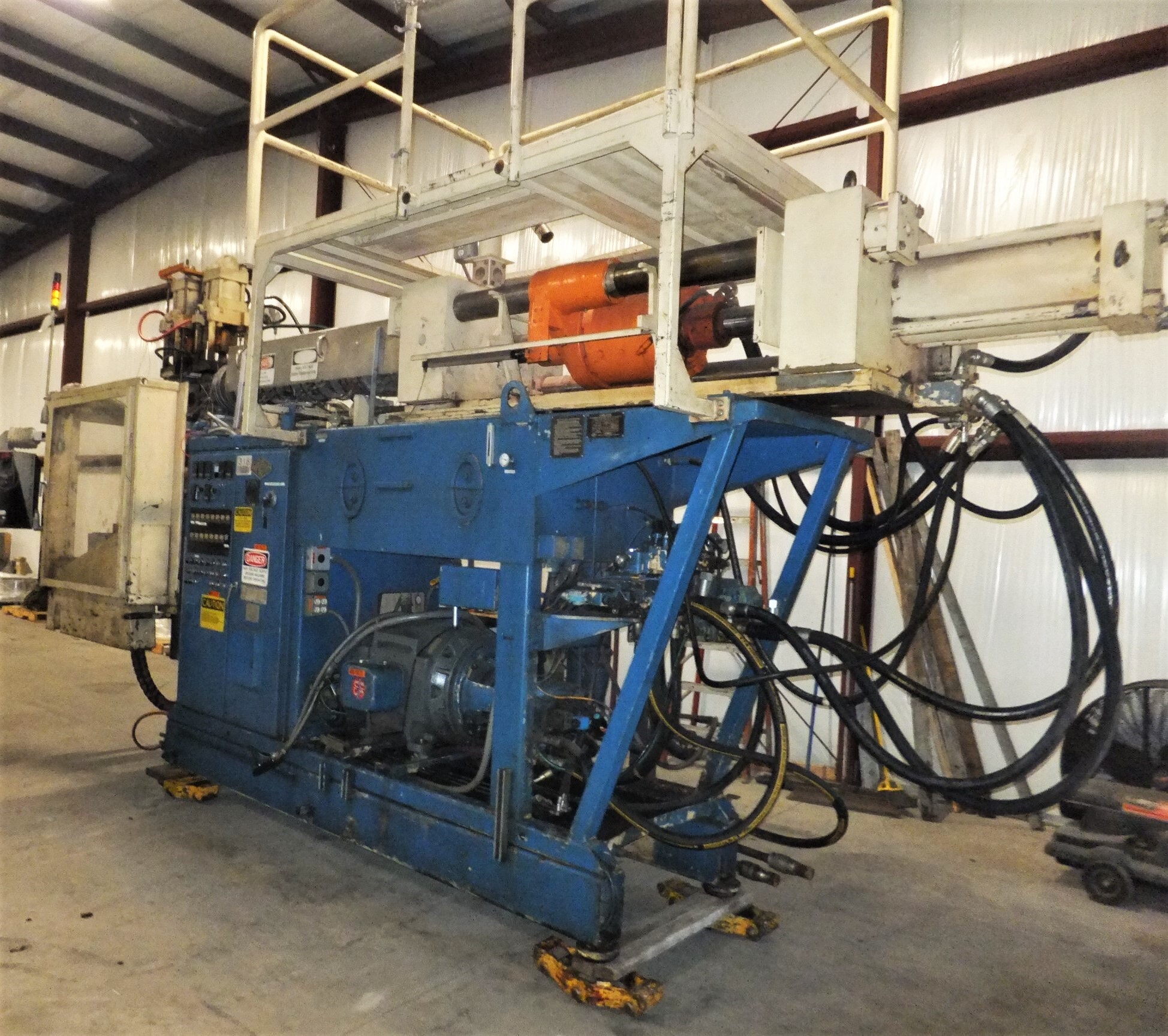 Improved B37-R250-DDH Blow Molder - Image 3