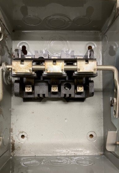 Siemens JU-321 Type 1 ITE Enclosed Safety Switch - Image 4