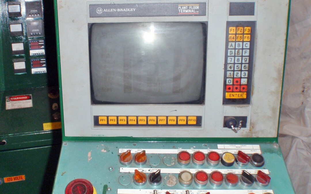 Jomar 5500 175-Ton 1992 Injection Blow Molding Machine - Image 3