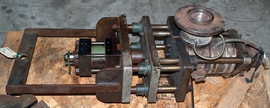 Leffler Single PVC Blow Mold Machine Head