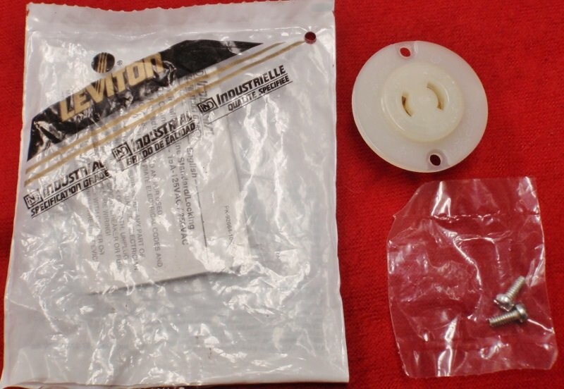 Leviton ML1-PER Locking Flanged Outlet