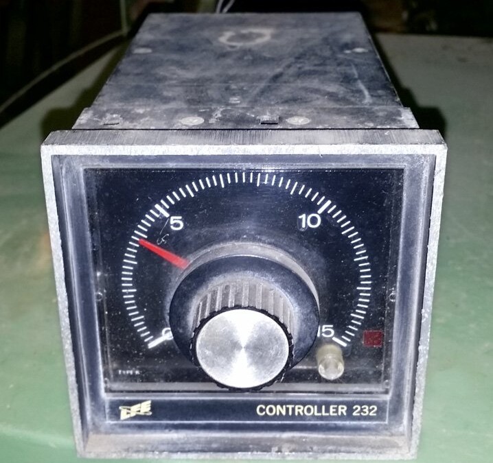 LFE Controller 232-1RM 232 0-1500 °F Temperature Controller