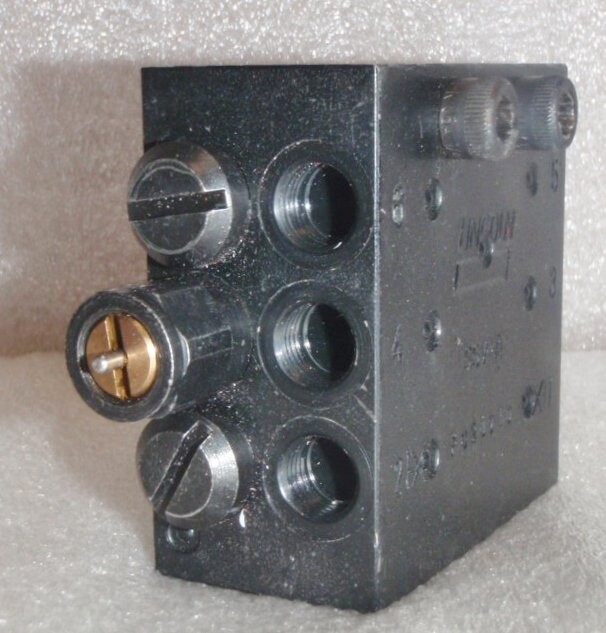 Lincoln Industrial 619-27122-1 Divider Valve - Image 3