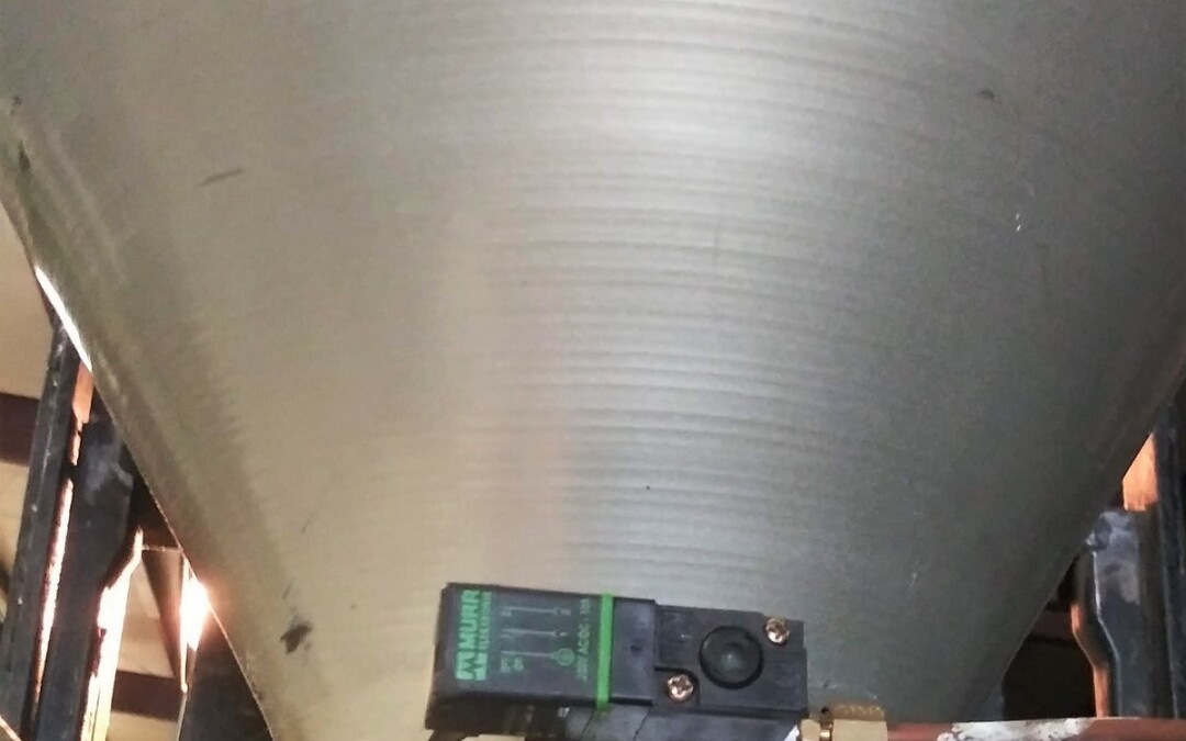 L-R Systems Unknown Model Vacuum Receiver - Image 2