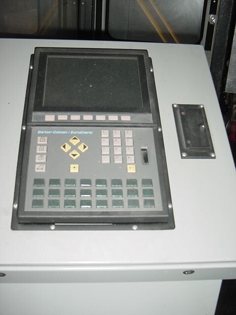 Techne Single Shuttle Blow Molding Machine - Image 2