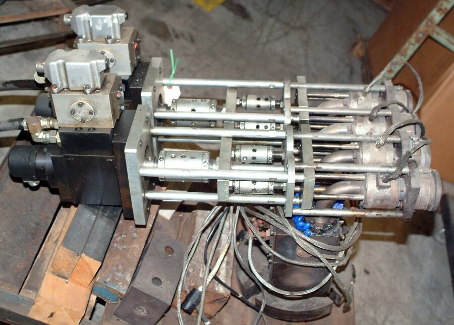 Magic Unknown Model 4x85mm Blow Mold Machine Head - Image 2