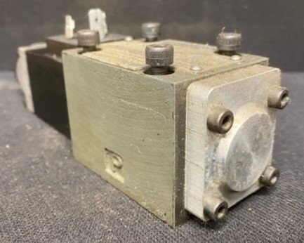 Mannesmann-Rexroth 4WE6EA53AG24NK4 Hydraulic ValveMannesmann-Rexroth 4WE6EA53AG24NK4 Hydraulic Valve - Image 2