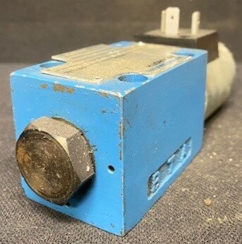 Mannesmann-Rexroth 4WE6EA60/EG24N9K4 Hydraulic Valve - Image 2