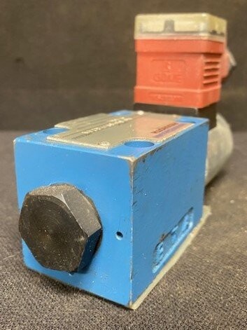 Mannesmann-Rexroth 4WE6VA60/EG24N9Z55L Hydraulic Valve - Image 2