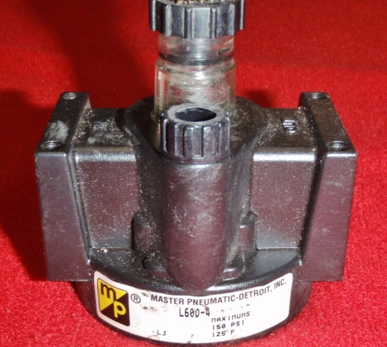 Master Pneumatic L60D-4 Pneumatic Regulator
