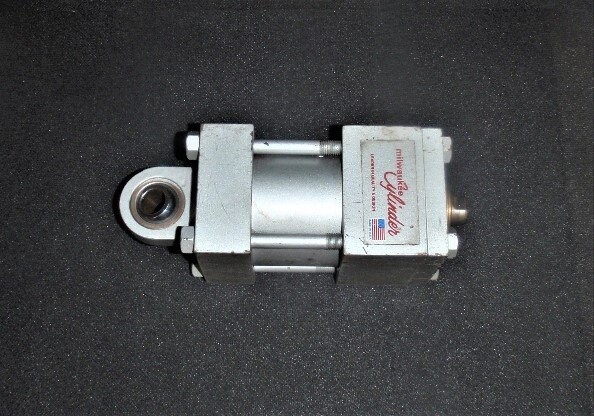 Milwaukee Cylinder AC-208 Pneumatic Cylinder