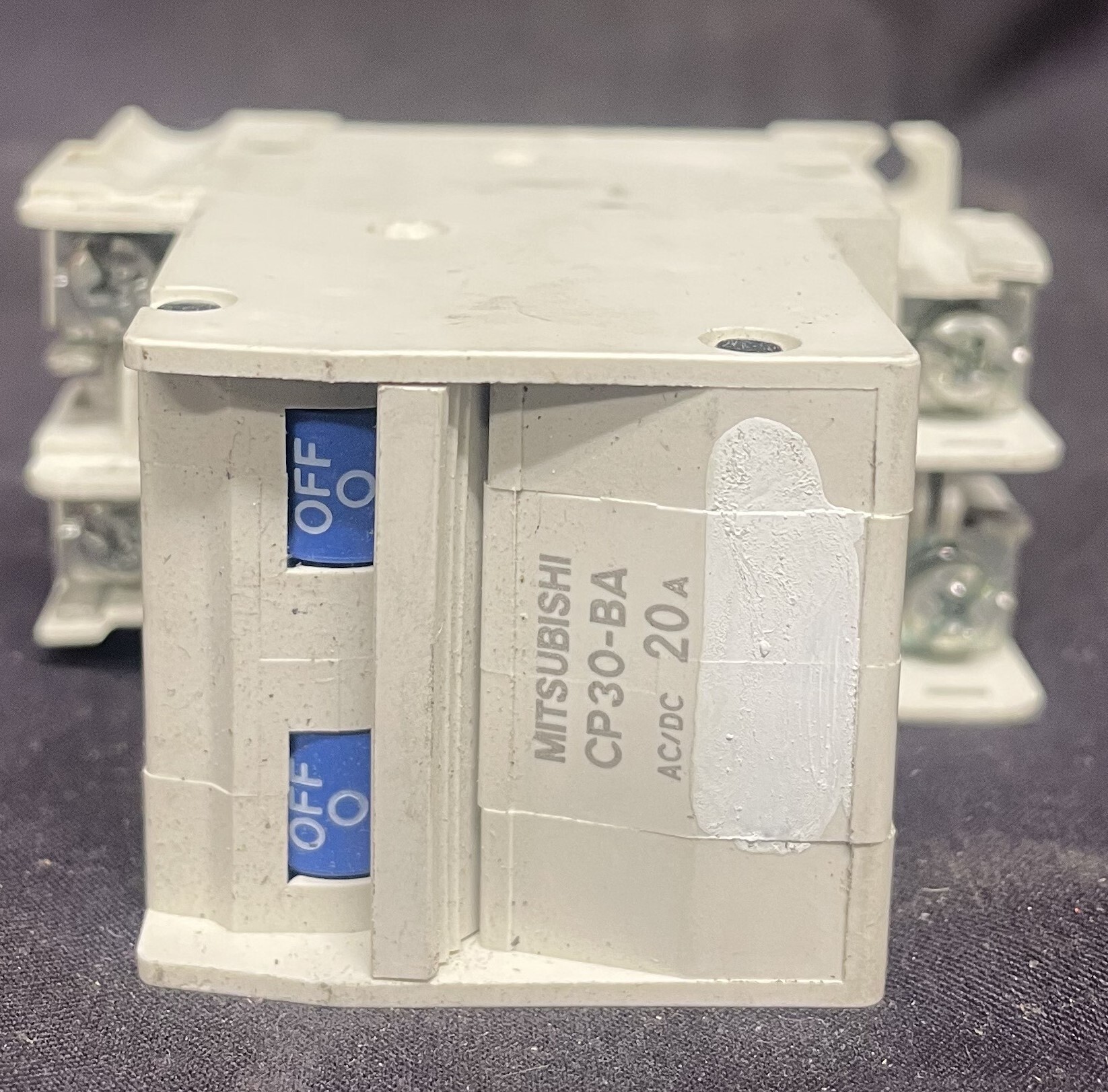 Mitsubishi 20 Amp Circuit Protector - Image 2