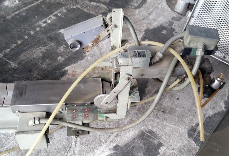 Unknown Brand MO1770 U-Conveyor with Bottle Takeout - Image 2