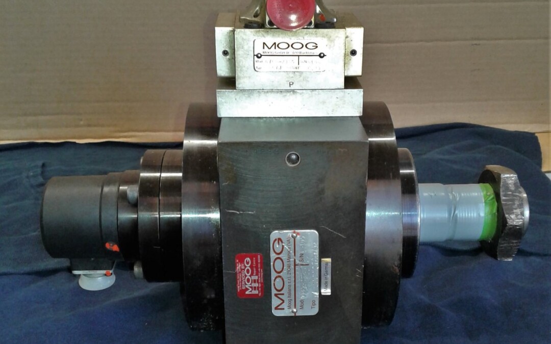 Moog D085-236 Program Cylinder w/ Moog D760-2405A Servo Valve