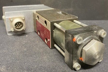 Moog D633-317A Proportional Servo Valve