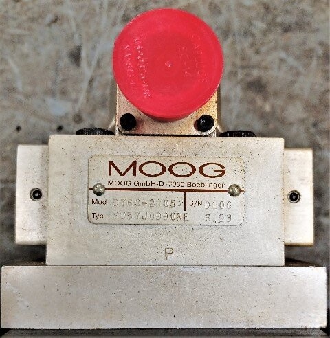 Moog D760-2405A Servo Valve - Image 3
