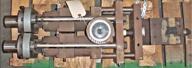 Battenfeld Fischer Unknown Model 2x115mm Blow Mold Machine Head
