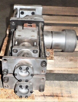 W. Mueller Unknown Model 2x70mm Blow Mold Machine Head - Image 2