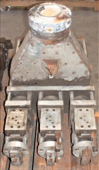 W. Mueller 3x150mm Blow Mold Machine Head - Image 2