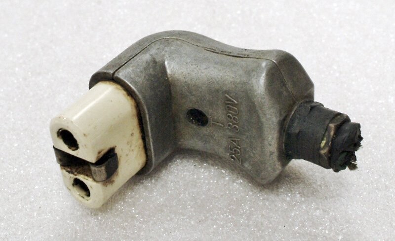 Unknown Brand Unknown Model 380V European Band Heater Connector