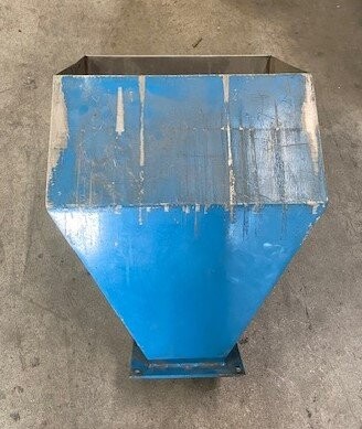 Novatec AF-1 30 Pound Capacity Additive Hopper